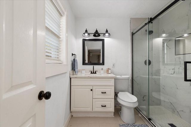 215 Caplin Street, Houston, TX 77022