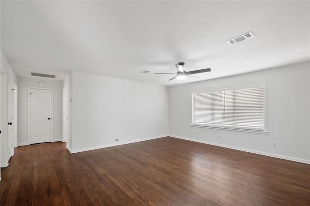 215 Caplin Street, Houston, TX 77022