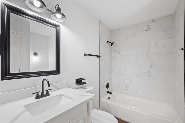 215 Caplin Street, Houston, TX 77022