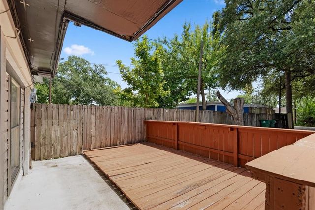 215 Caplin Street, Houston, TX 77022
