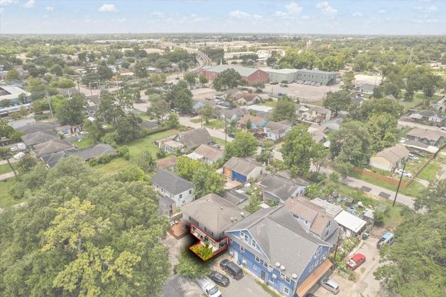 215 Caplin Street, Houston, TX 77022