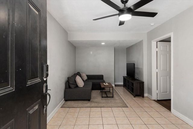 215 Caplin Street, Houston, TX 77022