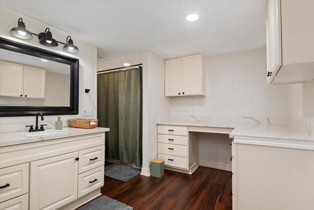 215 Caplin Street, Houston, TX 77022