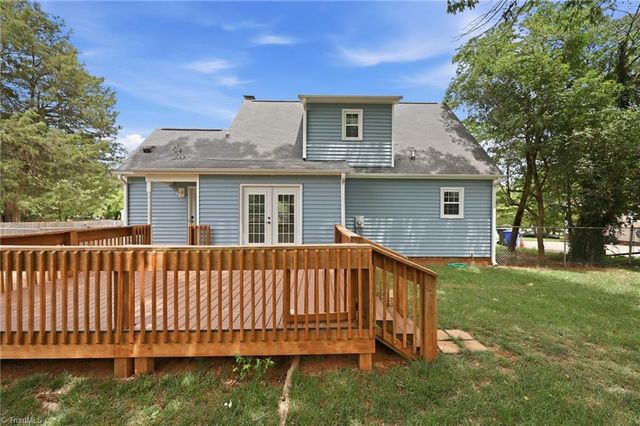 100 Edinborough Drive, Mebane, NC 27302