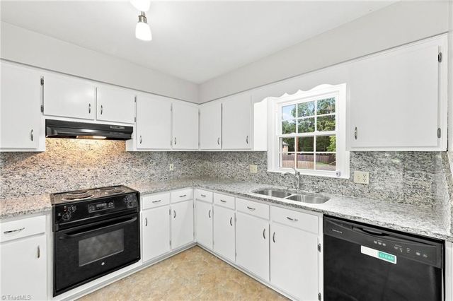 100 Edinborough Drive, Mebane, NC 27302