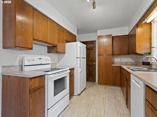 363 9TH St, Washougal, WA 98671