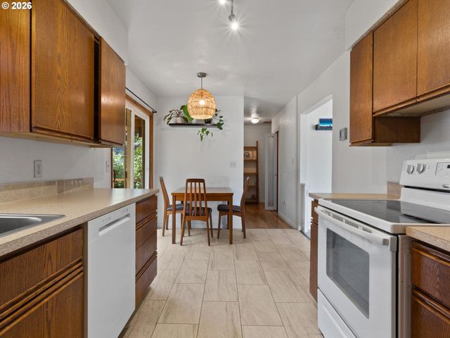 363 9TH St, Washougal, WA 98671