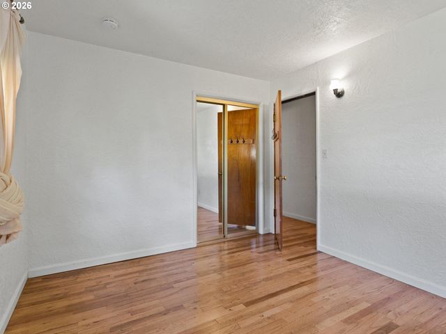 363 9TH St, Washougal, WA 98671