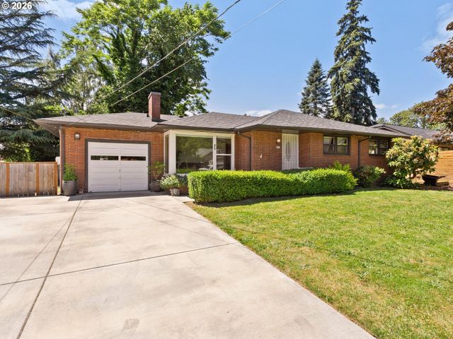 363 9TH St, Washougal, WA 98671