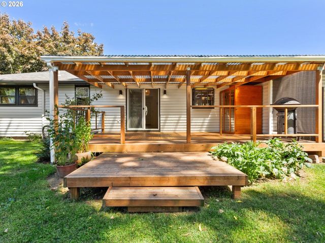 363 9TH St, Washougal, WA 98671