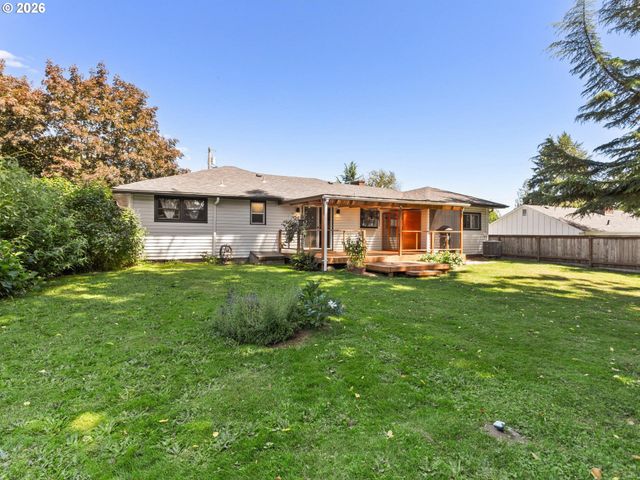 363 9TH St, Washougal, WA 98671