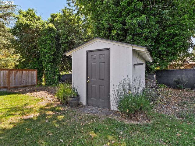 363 9TH St, Washougal, WA 98671