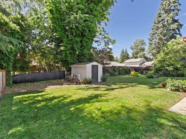 363 9TH St, Washougal, WA 98671