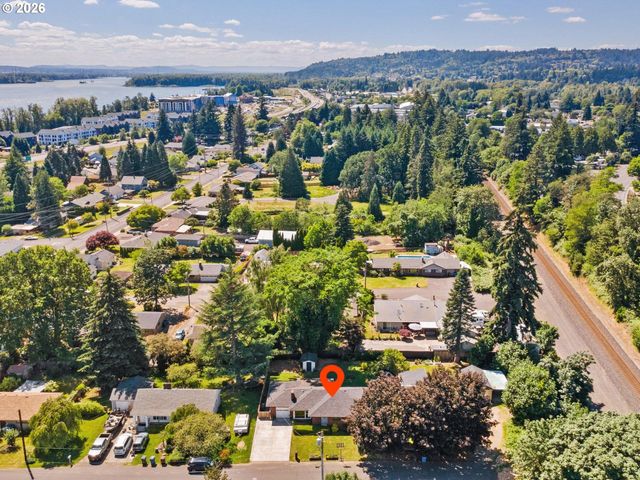 363 9TH St, Washougal, WA 98671