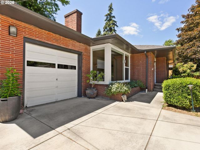 363 9TH St, Washougal, WA 98671