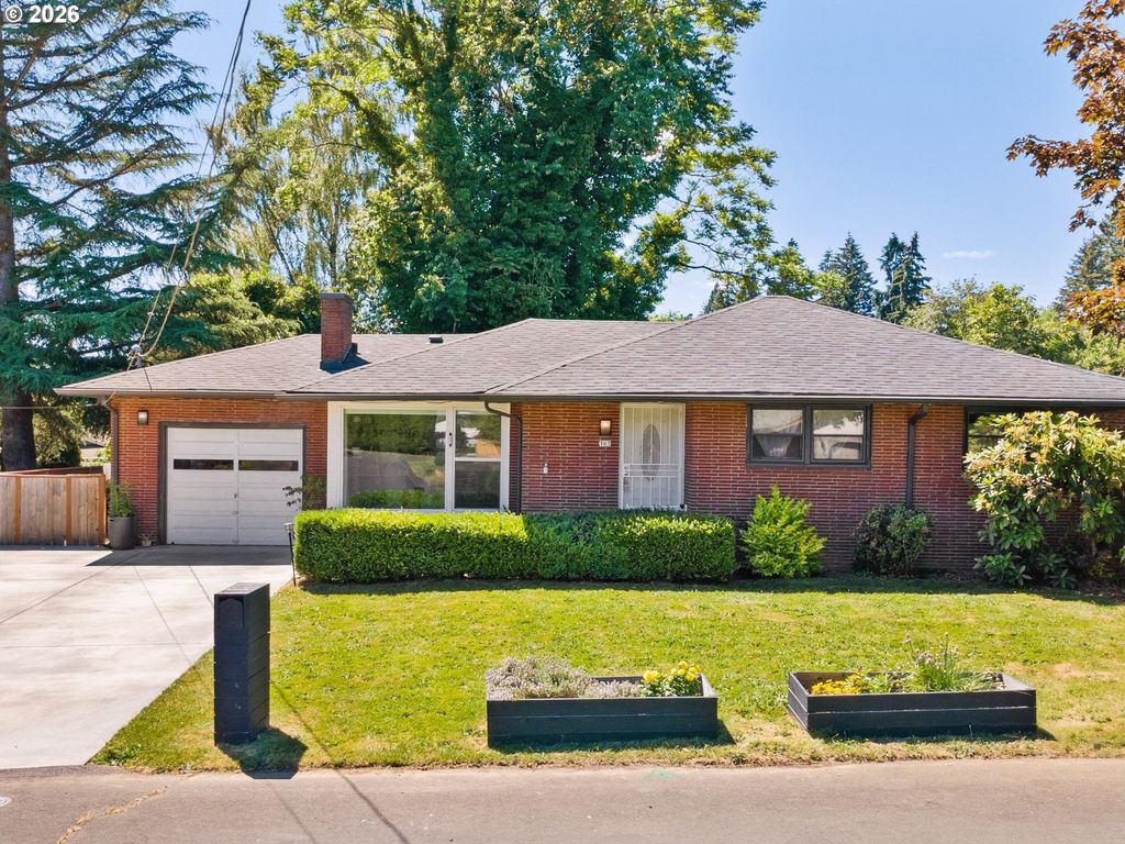 363 9TH St, Washougal, WA 98671
