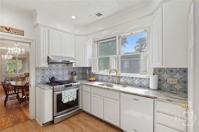702 E 32nd Street, Savannah, GA 31401