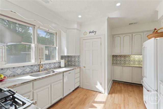 702 E 32nd Street, Savannah, GA 31401