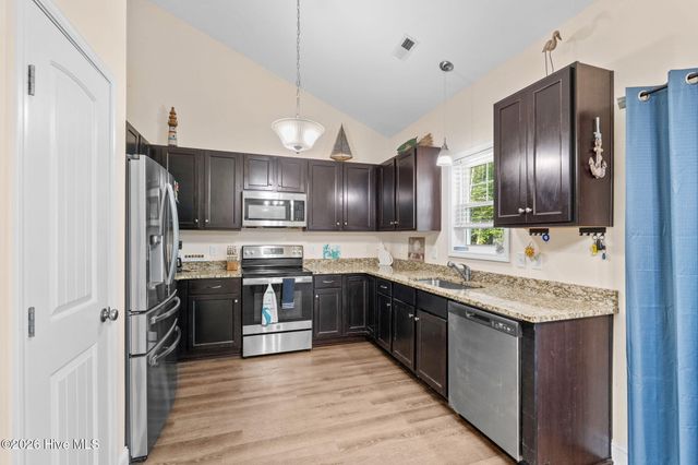 544 Briarwood Drive NW, Calabash, NC 28467