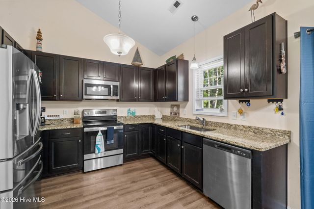 544 Briarwood Drive NW, Calabash, NC 28467