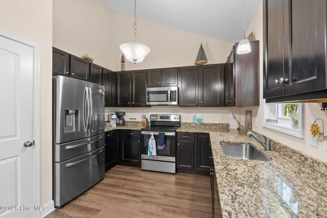 544 Briarwood Drive NW, Calabash, NC 28467