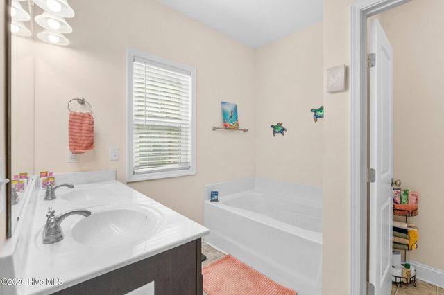 544 Briarwood Drive NW, Calabash, NC 28467
