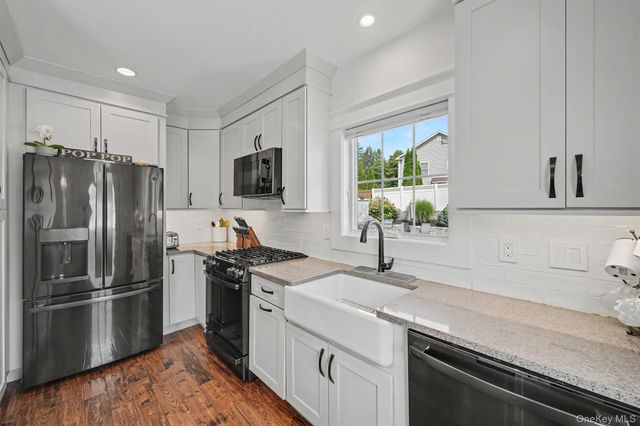 26 Gedney Terrace, White Plains, NY 10605
