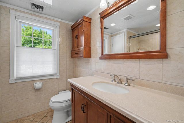 26 Gedney Terrace, White Plains, NY 10605