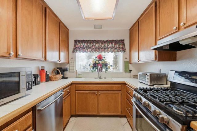 1832 Loreto, Escondido, CA 92027