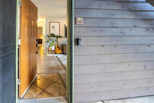 1195 Yarwood Court, San Jose, CA 95128