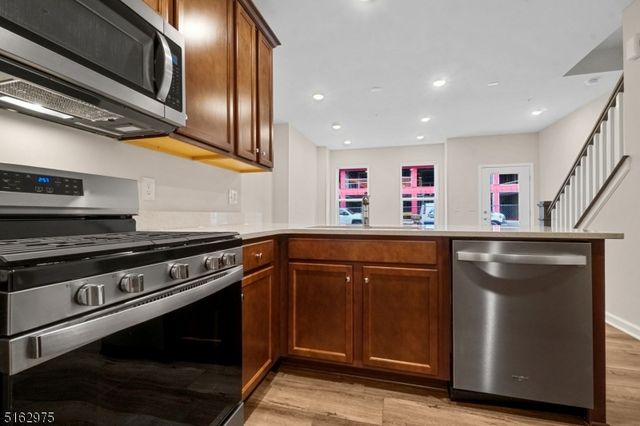 8 Jessica Ln 2103, Union Twp., NJ 07083