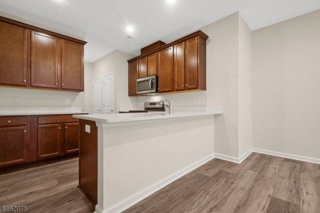 8 Jessica Ln 2103, Union Twp., NJ 07083
