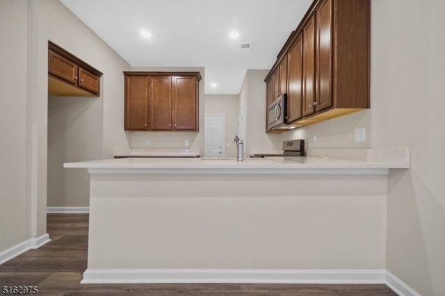 8 Jessica Ln 2103, Union Twp., NJ 07083