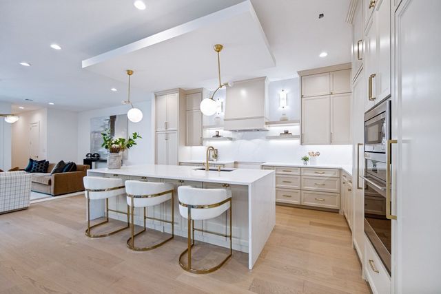 3719 W Beverly Drive, Dallas, TX 75209