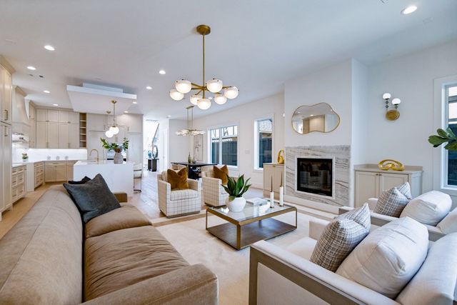 3719 W Beverly Drive, Dallas, TX 75209