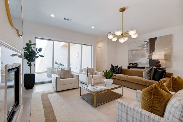 3719 W Beverly Drive, Dallas, TX 75209