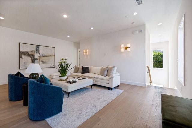 3719 W Beverly Drive, Dallas, TX 75209