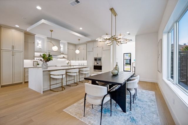 3719 W Beverly Drive, Dallas, TX 75209