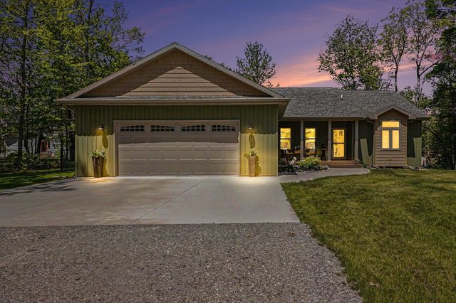 1735 Iroquois Trail, National City, MI 48748