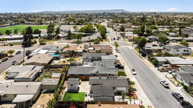 5243 Triana St, San Diego, CA 92117