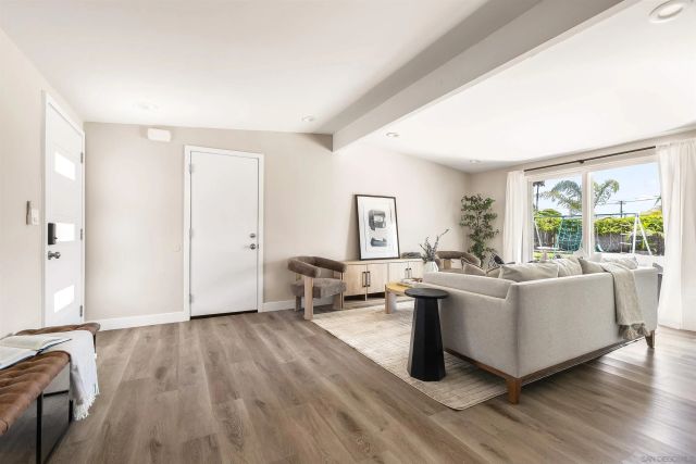 5243 Triana St, San Diego, CA 92117
