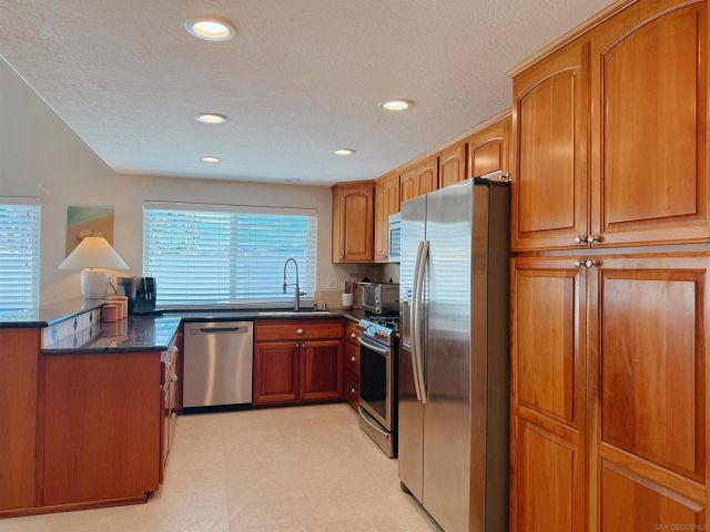 12388 Reata Ct, San Diego, CA 92128