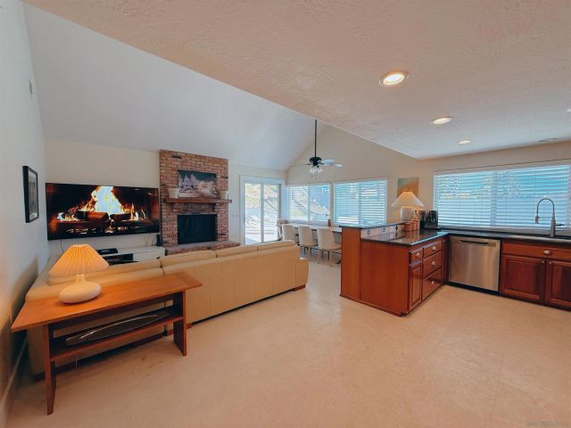 12388 Reata Ct, San Diego, CA 92128