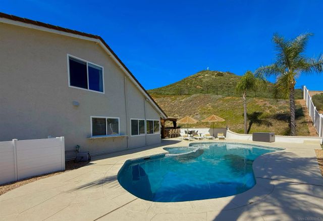 12388 Reata Ct, San Diego, CA 92128