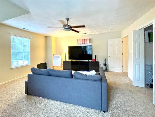 2248 Ships Crossing, Chesapeake, VA 23323