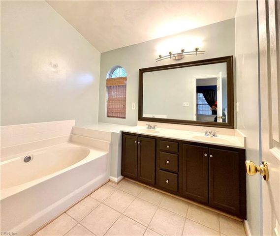 2248 Ships Crossing, Chesapeake, VA 23323