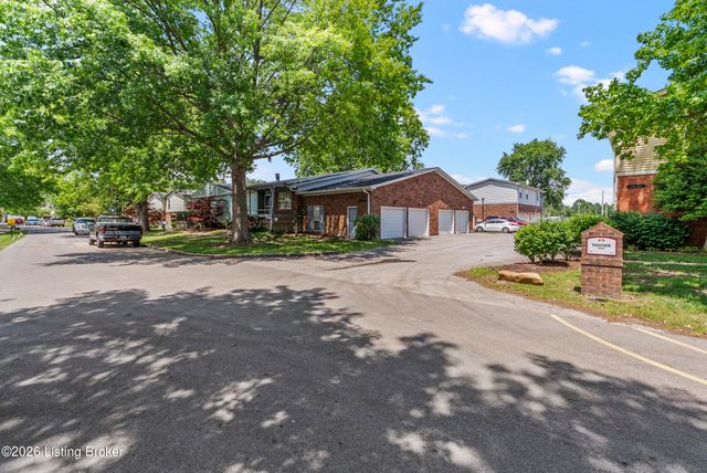 3008 Treeview Ct, Louisville, KY 40214