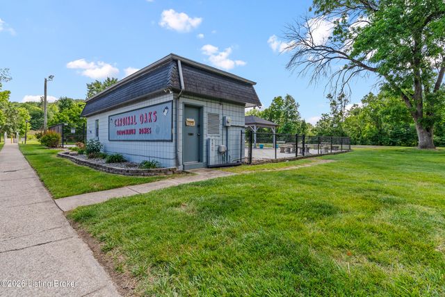 3008 Treeview Ct, Louisville, KY 40214