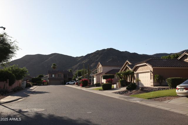 16044 S 18th Avenue, Phoenix, AZ 85045