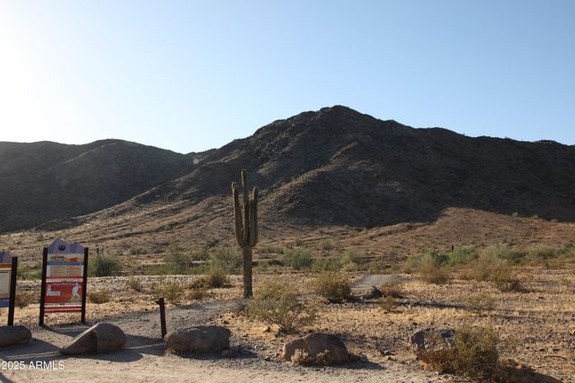 16044 S 18th Avenue, Phoenix, AZ 85045